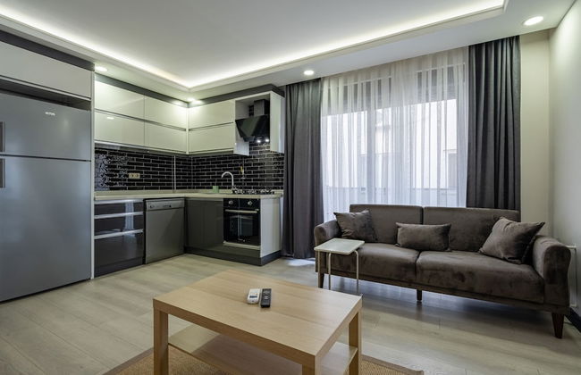 Eluxio Suite Hotel - Photo 5