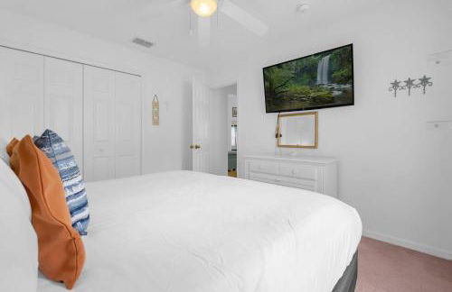 Upstay - Games & Private Pool Family Home - Photo 21