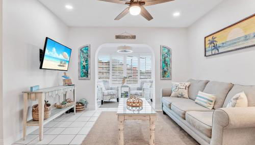 Funshine Pointe Capri - Photo 3