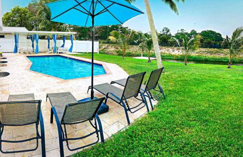 NEW Waterfront Tropic Oasis - Heated Pool, Canal, Dock, Air Hockey - Foto 6