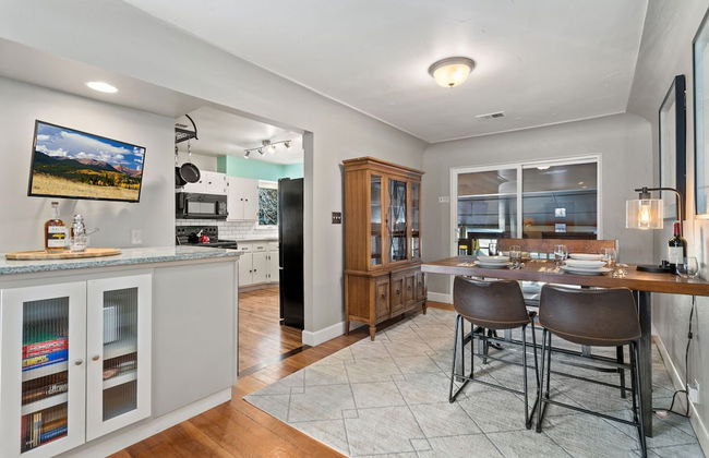 Historic Mountain Ave Bungalow - Walk Everywhere! - Foto 6