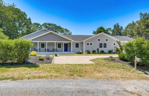 Distinctive Hamptons Home with Pool Near Bay, Ocean - Foto 30