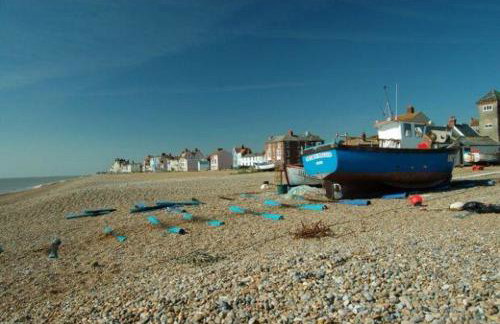 Beautiful Immaculate Aldeburgh cottage, free parking, sunny outdoor space, dog friendly - perfect for Spring seaside escapes - Foto 16