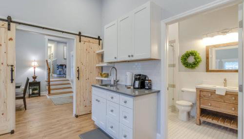 Music City Charmer Tons of Beds Thirty Day Minimum - Foto 2