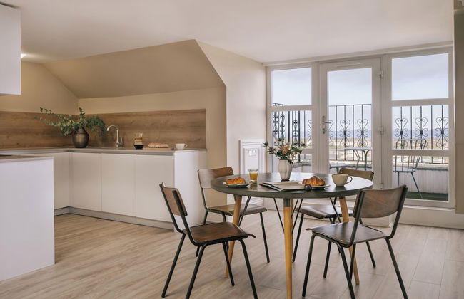 Royal Garden Apartments New Town - Photo 23