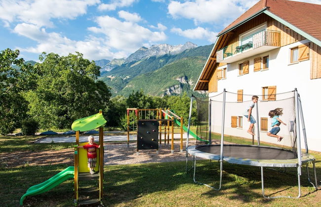 Alpine Getaway With Pool - Photo 11