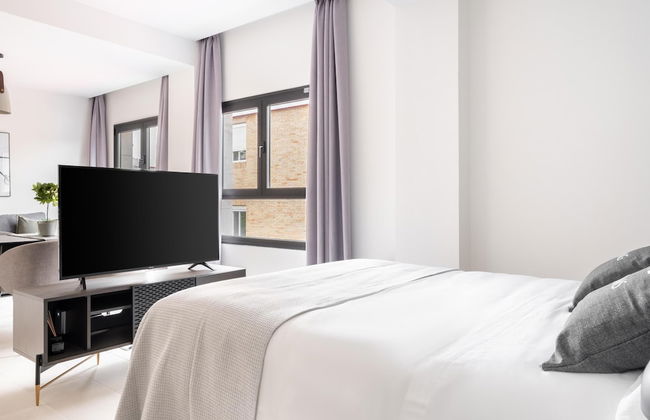 Limehome Sevilla Calle Torcuato Luca de Tena - Foto 9