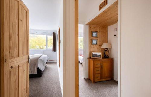 The Old Salt Store, 2 bed apartment with stunning river view - Photo 12