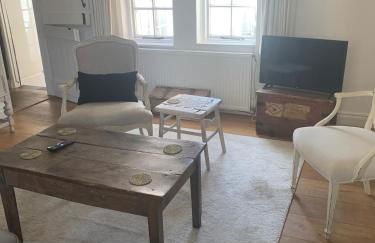 Lovely Two Bedroom Town House - Minimum 2 Night Stay - Foto 2