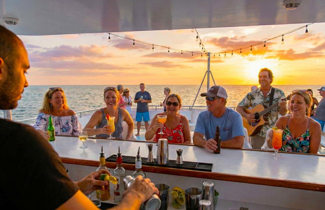 Balade en bateau au coucher du soleil avec dîner - Foto 4