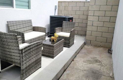 H&H New Built 2023 Hidden Gem Heart of OC 3 Queen Beds - Foto 41