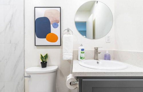 City Retreat Minutes to DT - Foto 33