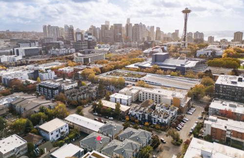 Rare 3BR Modern Urban Escape Private Garage - Foto 5