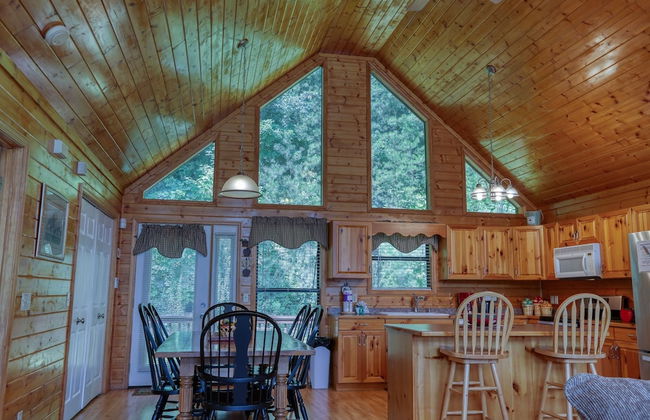 Moosetrax - 3 Bedrooms, 2 Baths, Sleeps 6 Cabin by RedAwning - Photo 18