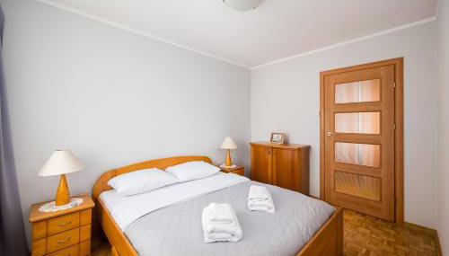 National Stadium Spacious Apartment by BookingHost - Foto 3, towels, wardrobe