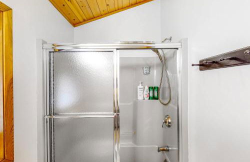 Hot Tub, Lake Views! All-Season Hinsdale Haven - Foto 16