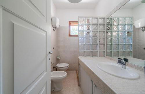 Villa Giglio with Garden and Mini Pool by Rentbeat - Foto 41