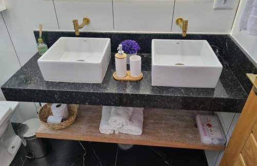 Casa Premium Piscina Privativa Gigante com Escorregador Próxima à Praia - Foto 17