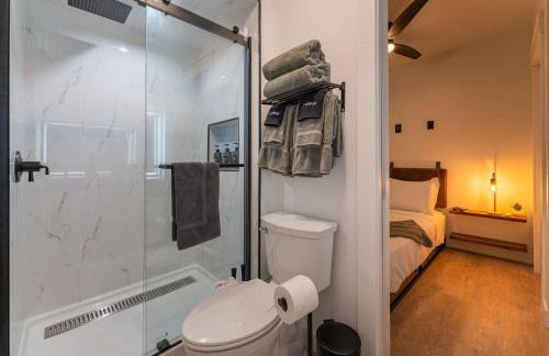 Artisan Oasis-hot Tub Fire Pit 8bd Whole House - Photo 28