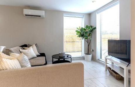 The Slipway Cabins with Hottub - Foto 13