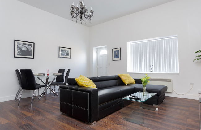 Live in Leeds Greenhill Bungalows - Photo 63