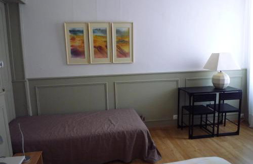 Appartement Avignon centre intra muros Cour extérieure Parking privé gratuit - Foto 13