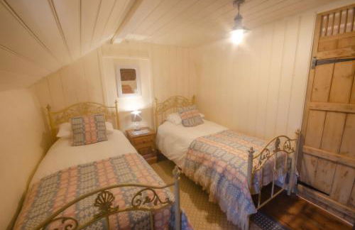 Tal y Gaer Cottage Fishguard - Photo 11