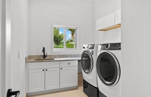 Spacious, Elegant 5 Bed, Best Pool, All New, Close to Beach and Atlantic Ave - Photo 11