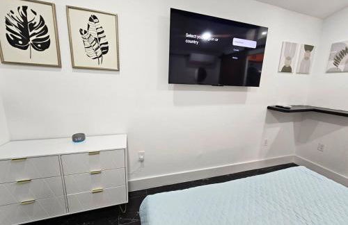 Comfy Tiny Home WP Large Private Deck Queen bed - Foto 13