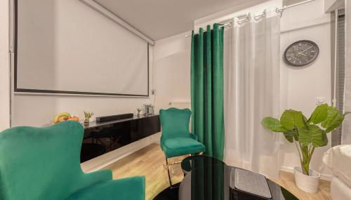 Cinéma Moon Luxury - Gare 3min - Proche Paris - Foto 3