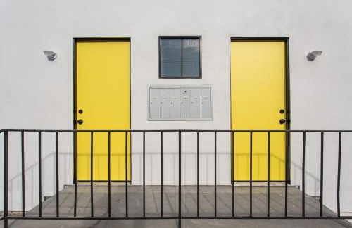 Sunny 1 Bedroom in the Heart of Venice Beach - #3 - Photo 23