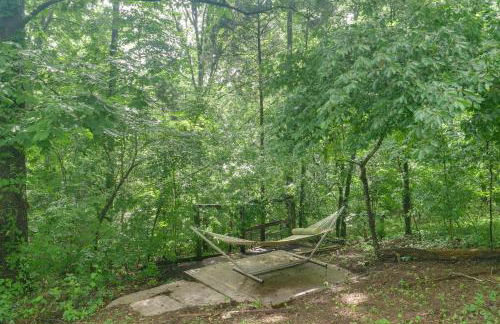 Cozy Tennessee Cabin with Deck, Grill and Fire Pit! - Foto 25