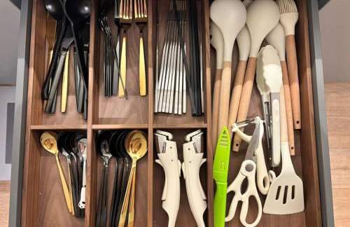 Luxury 2BR- Sleeps 5- Westfield Apartment- 3 min to station- Perfect for Families Shopping - Foto 38