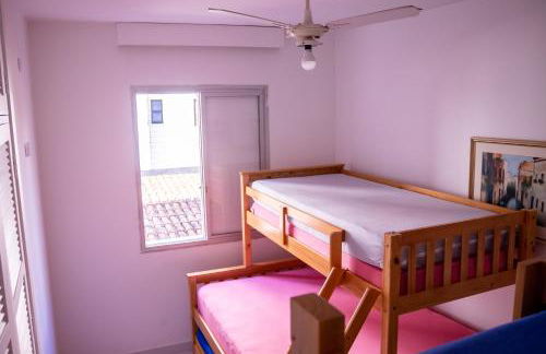 Apartamento com varanda Gourmet na praia da enseada - Foto 12