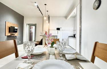 Ape Elegance com ar condicionado cama queen no centro - Foto 20