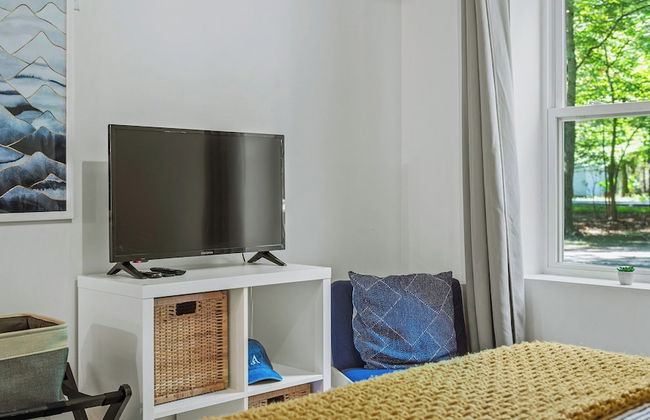 Lake Daze by Avantstay Lakefront w/ Modern Interior, Enclosed Porch & Hot Tub - Foto 33