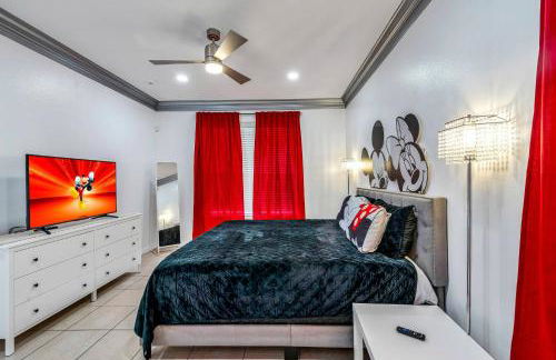 Spacious 7BR Retreat w Pool Game Room - Foto 27