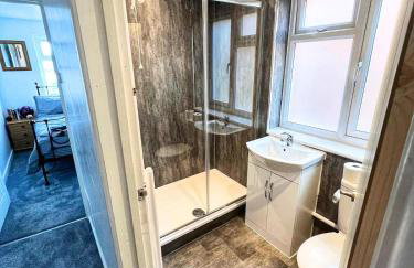 Badger Haven, Apartment 3 - Photo 4