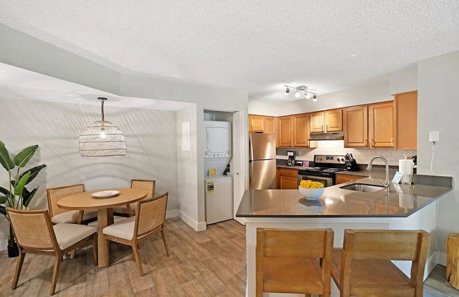 Dharma Home Suites Dania Beach at Sheridan Ocean Club - Photo 13