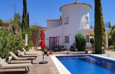 Villa Torre mit Pool und Bergpanorama - Foto 22