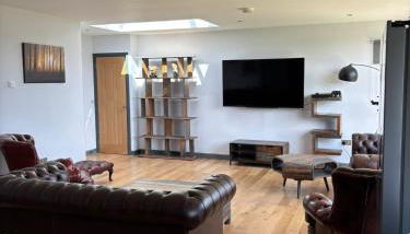 Luxurious, Unique & Elegant Cottage with Hot Tub - Foto 4