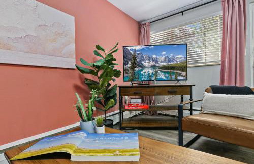 Hip & Urban Condo near the Heart of Old Town - Foto 13