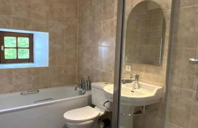 French Farmhouse Retreat with pool & superb views. - Foto 19