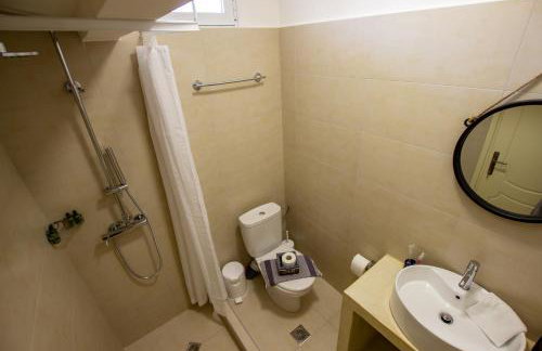 KyMa Studios and Suites - Photo 53