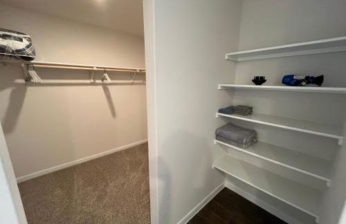 New 4BR Walk to Community Pool & Playground - Foto 33