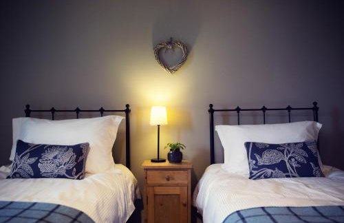 West House - Photo 25