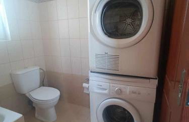 City Apartment with heated rooftop Pool - Foto 31