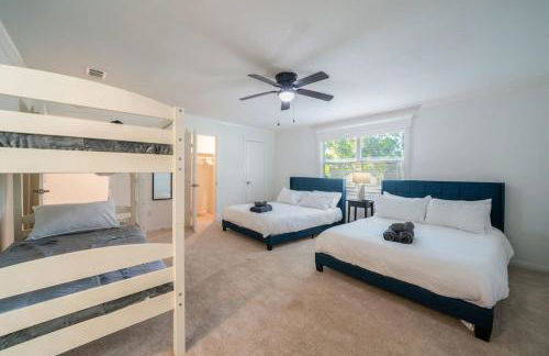 Bright and Spacious Home for w Pool -over 30 Nights- - Foto 35