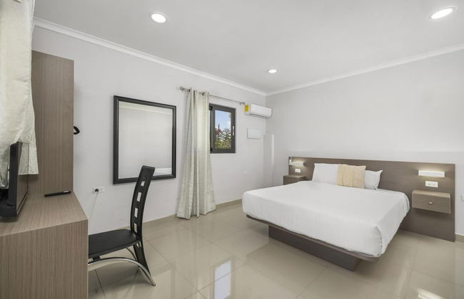 NEW 4br4ba Villa Across of Palmbeach w Pvt Pool - Foto 32