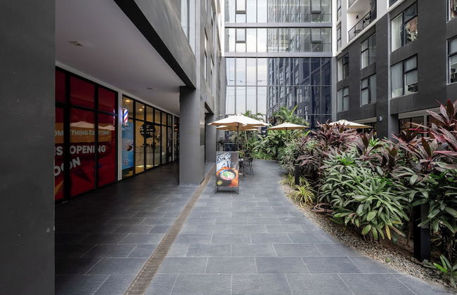 Urban Village Condo by Soben Homes - Foto 53